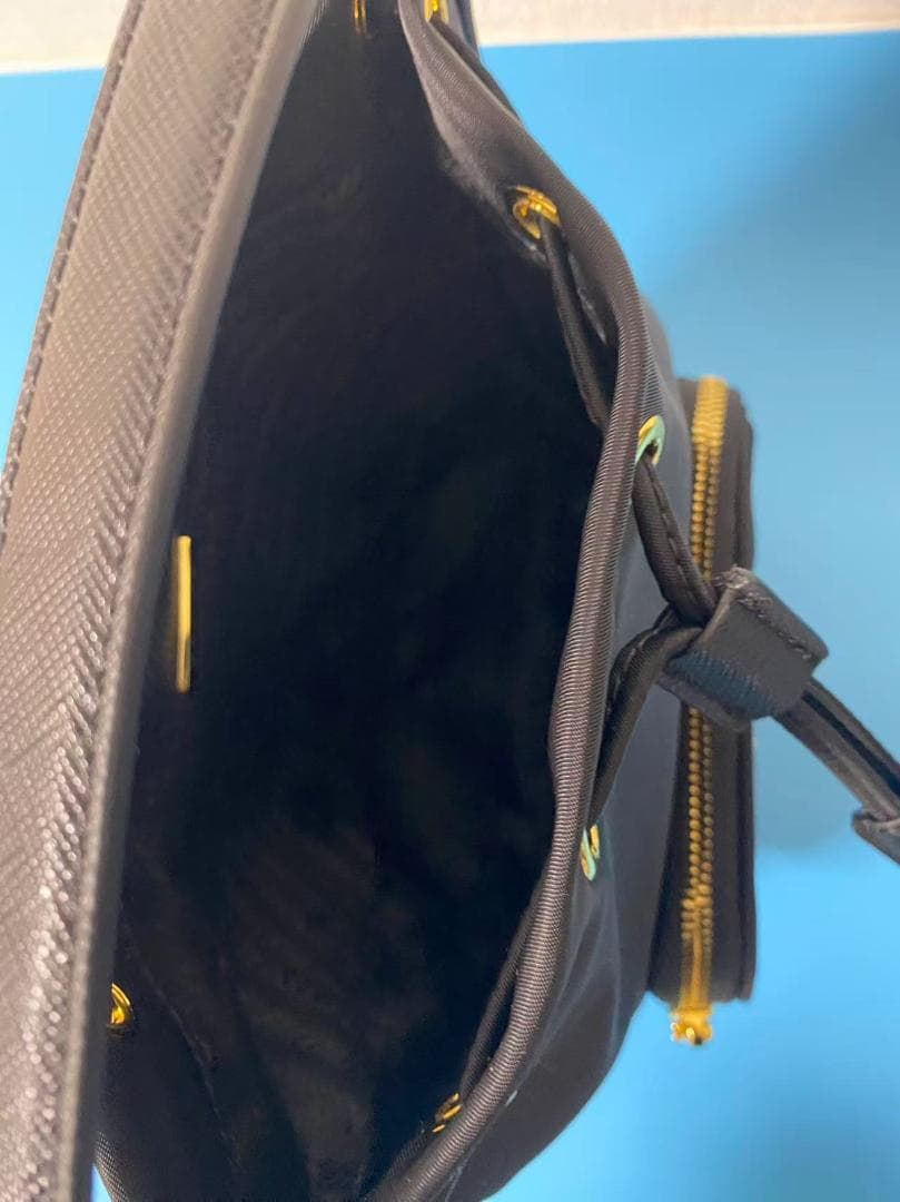 PRADA ブラック バケットバッグ