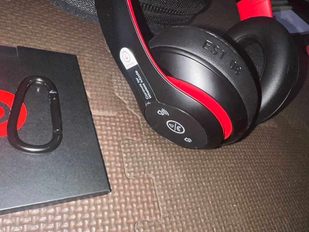 BEATS STUDIO3 WIRELESSブラックレッド