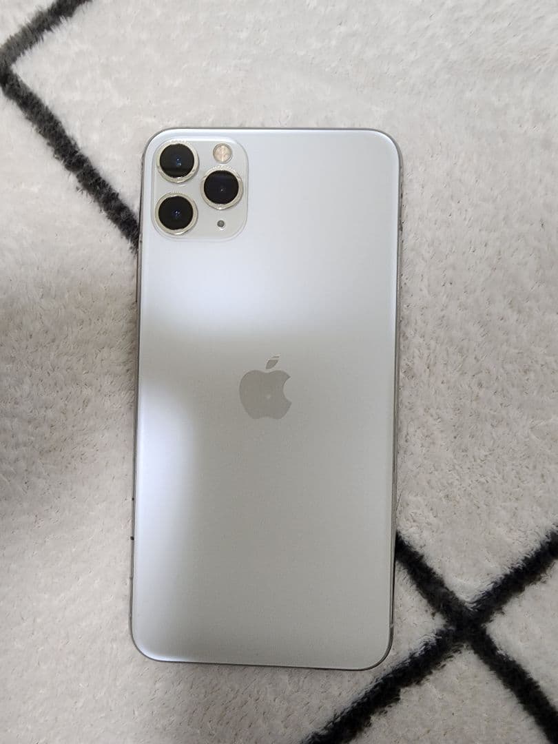 【美品】iPhone 11 PRO MAX 256GB 高級ケース付き
