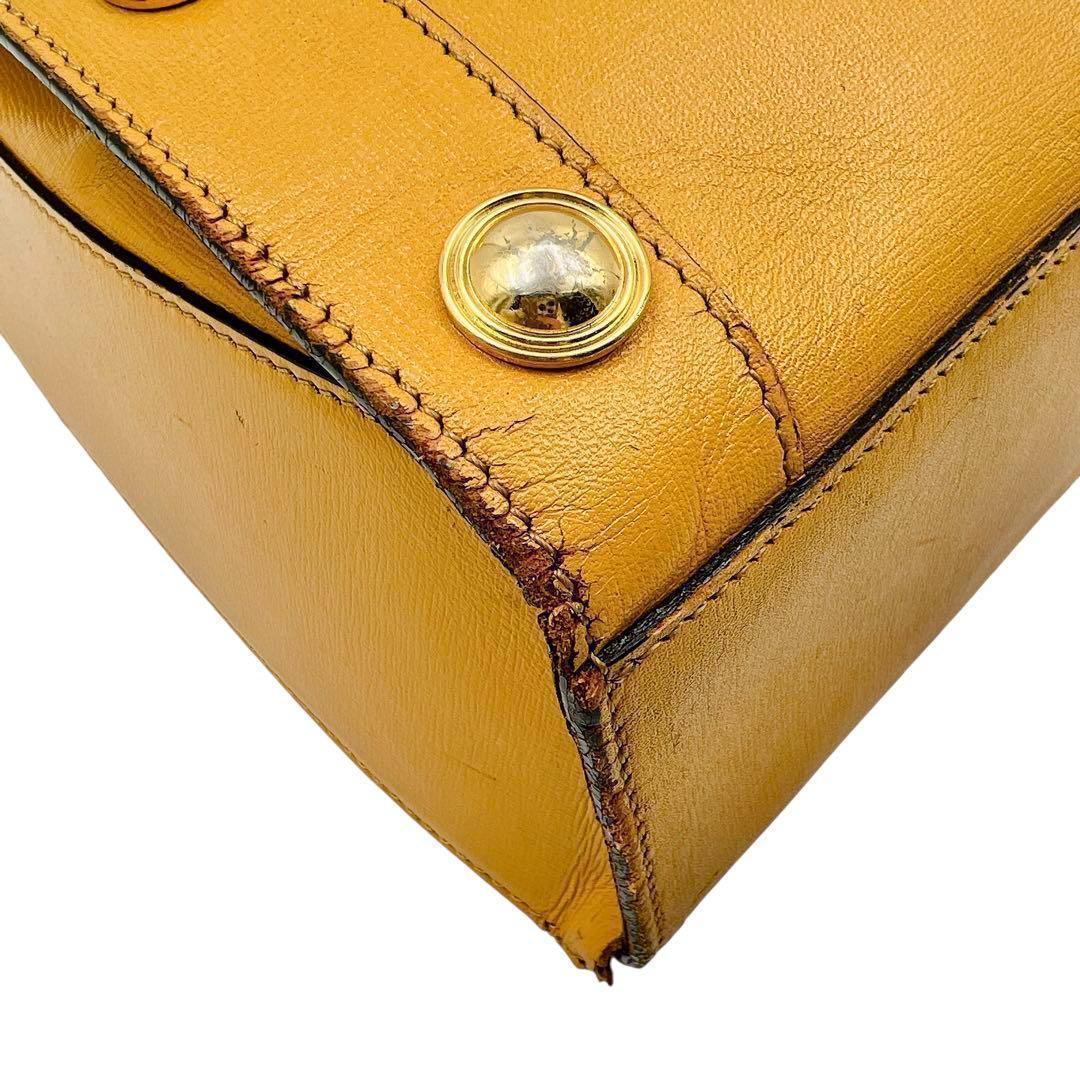 GIANNI VERSACE レディース スタッズ ハンドバッグ 8667