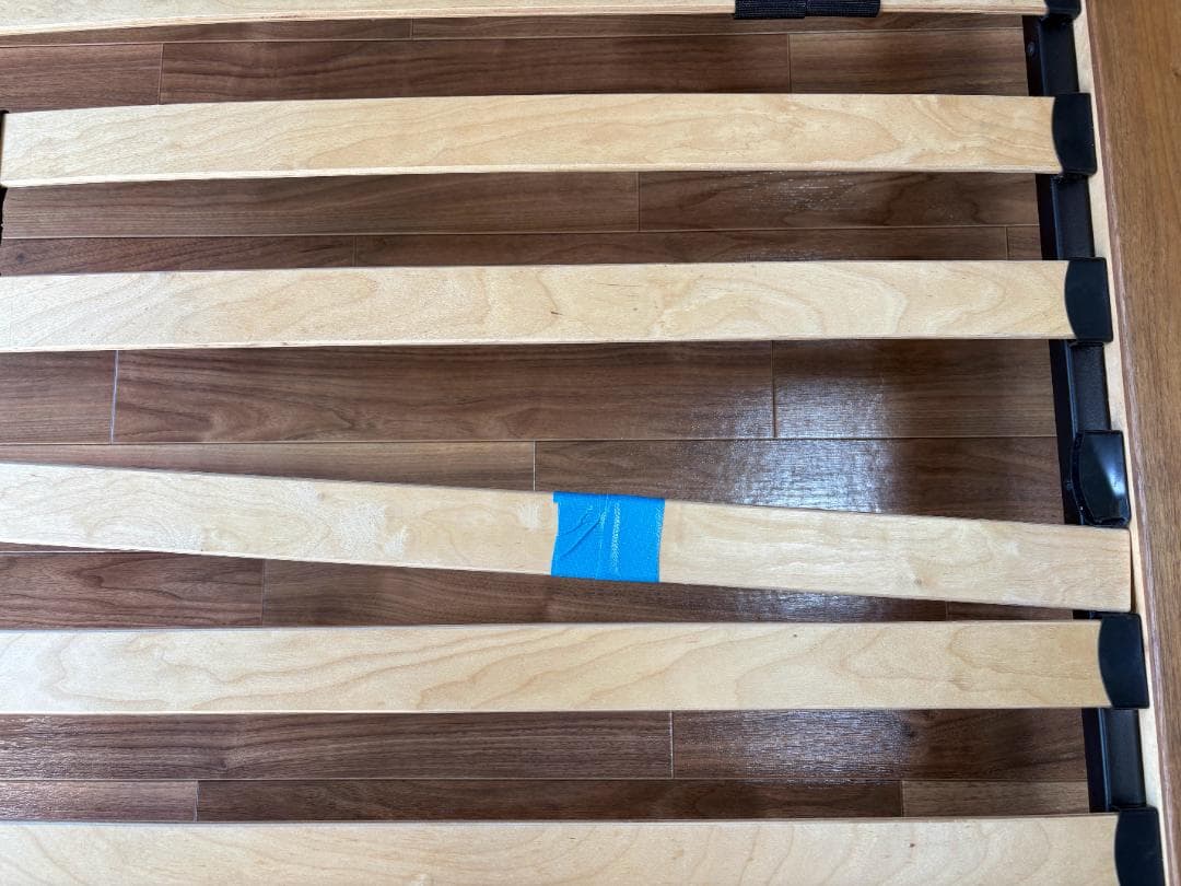 無印良品 木製シングルベッドフレーム (1本割れており特価販売)