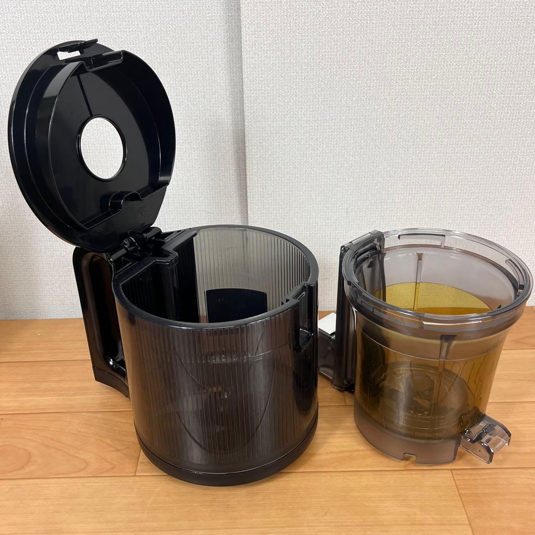 【美品】Hurom スロージューサー　H400-BAC05TG　チタングレー