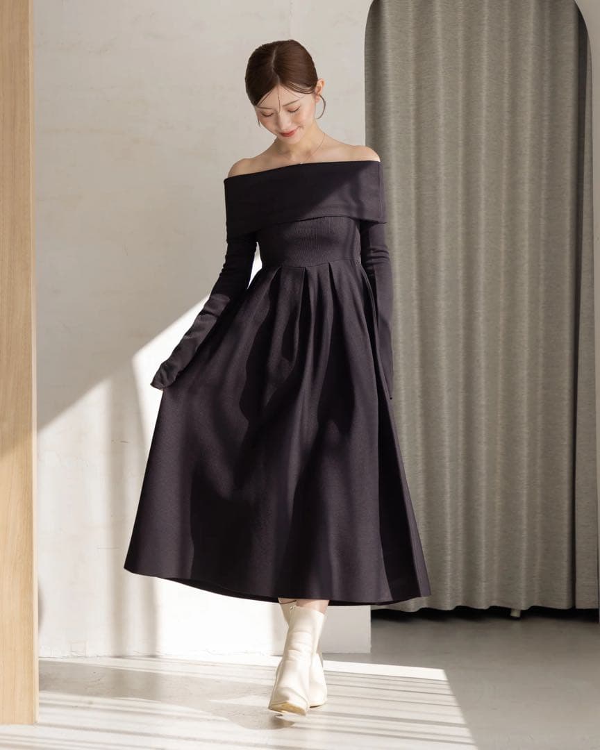 エリさん専用　lalune ラリューン　オフショルダー長袖ニットワンピース