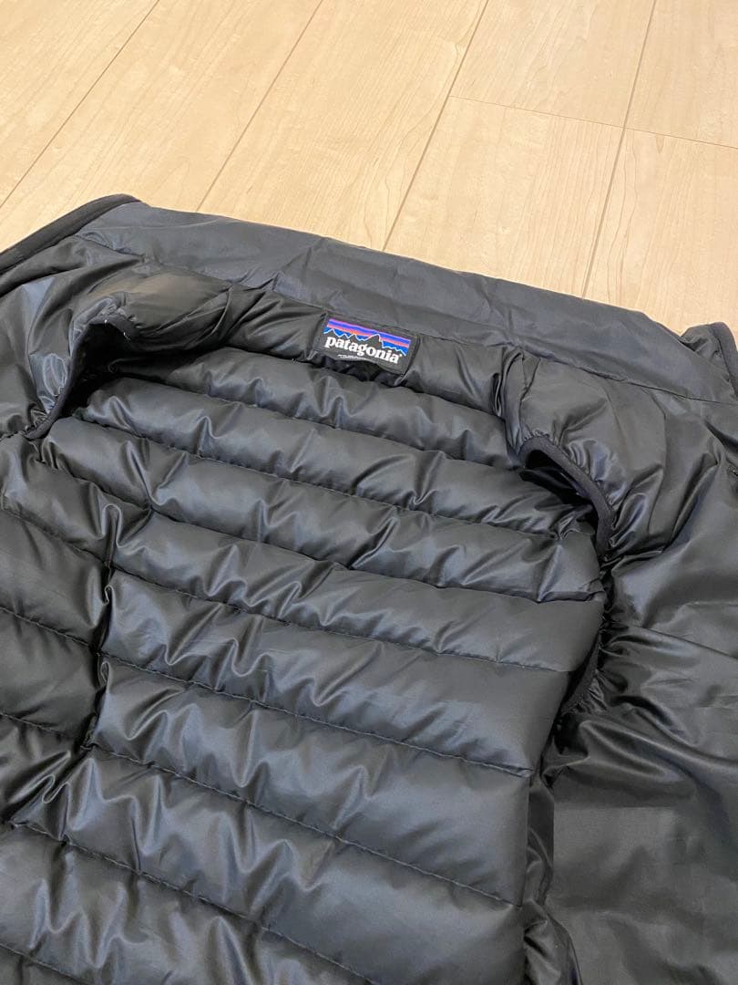 patagonia ダウンベスト ブラック