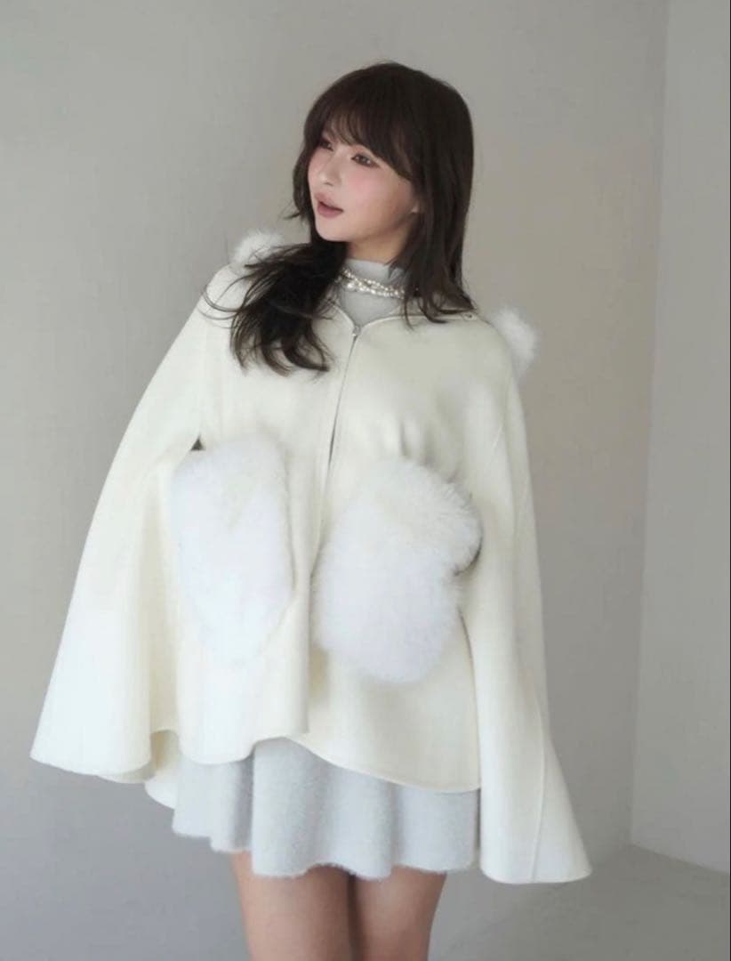 新品タグ付き★eimy ファーポケットスカラップマントコート Mサイズ