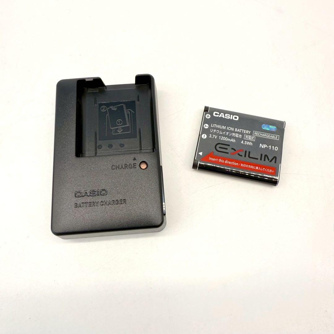 CASIO EXILIM EX-Z2300 デジタルカメラ　カシオ　コンデジ