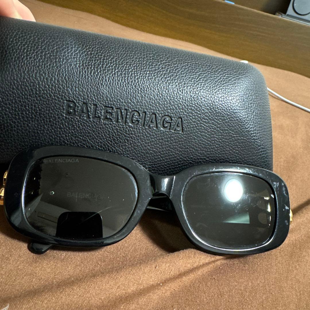 BALENCIAGA ブラック サングラス ケース付き