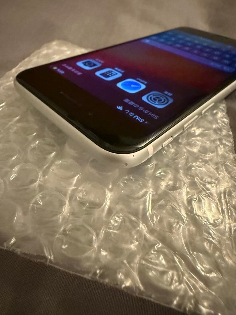 SIMフリーiPhone SE(第２世代) 64GB　ホワイト　ジャンク品