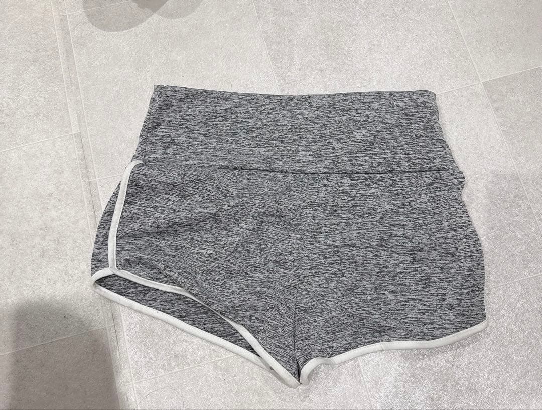 T*k様 グレーショートパンツ ホワイトトリム