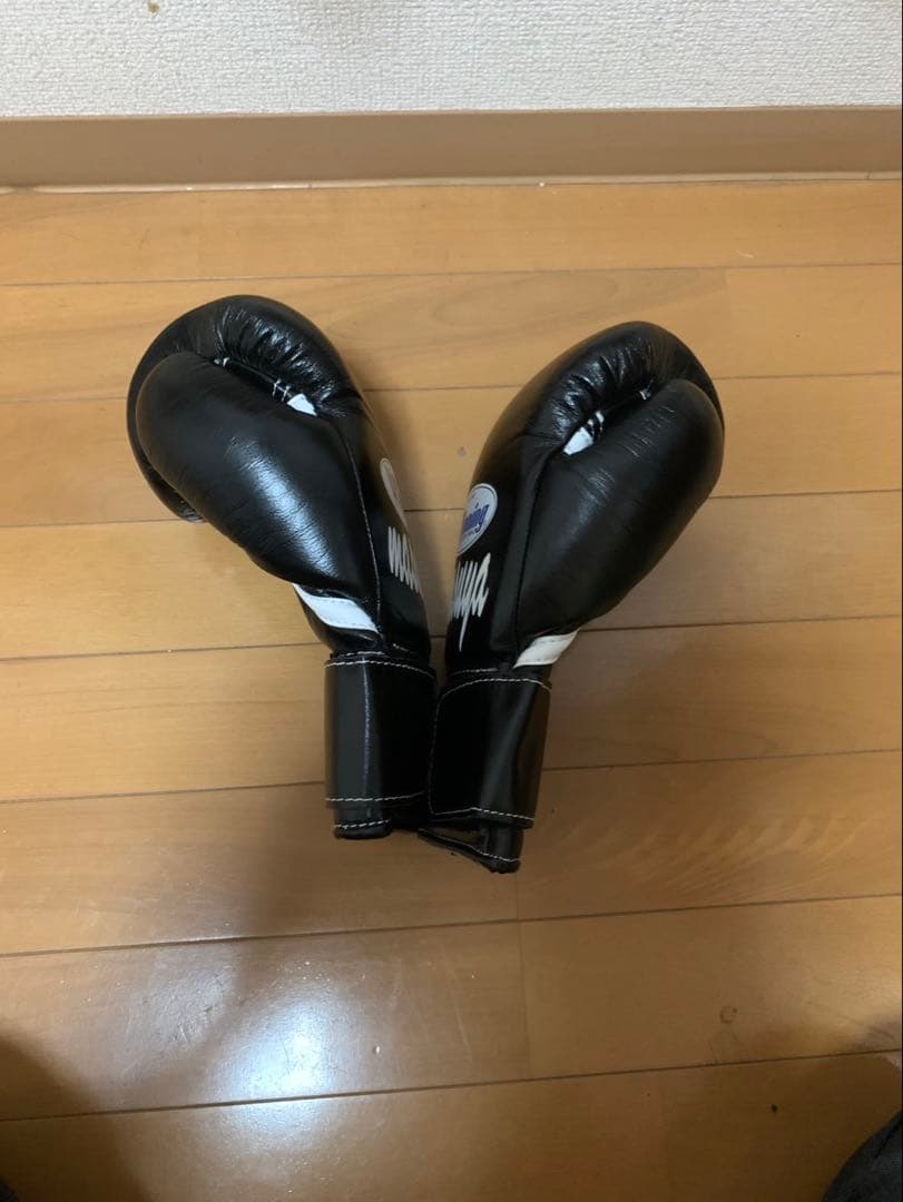 Winning ボクシンググローブ 8oz ブラック