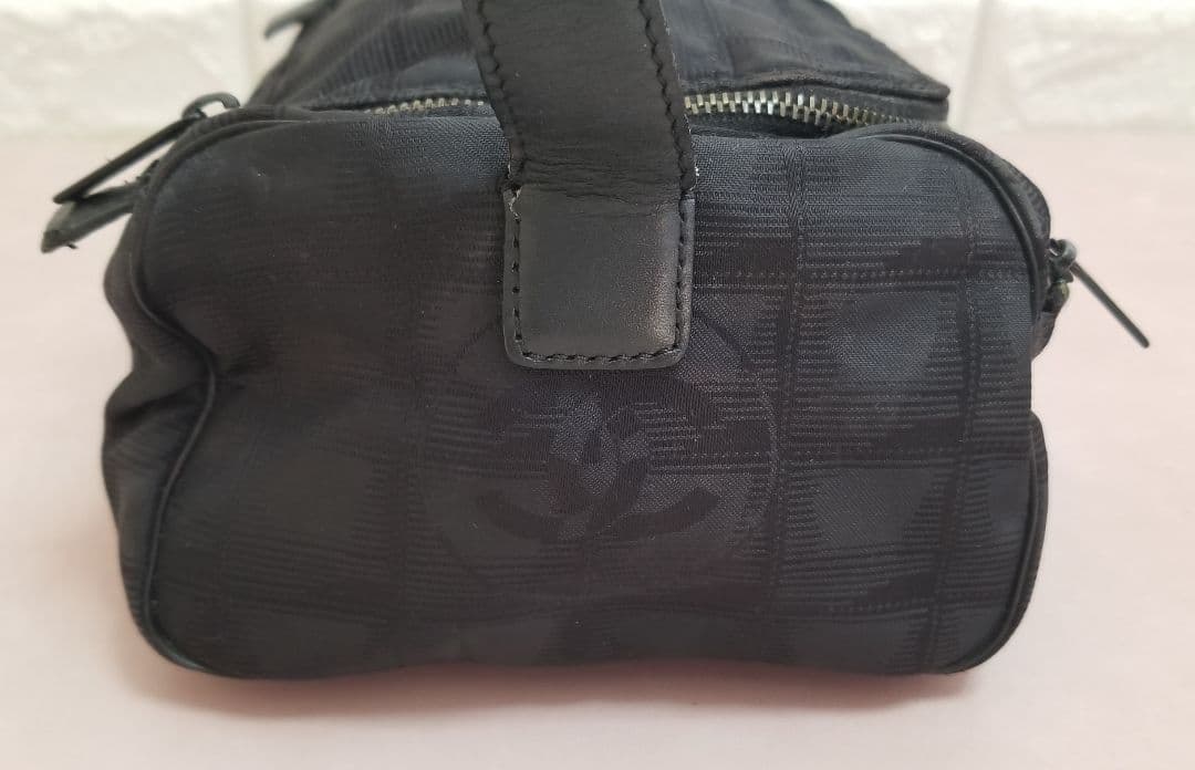 CHANEL ニュートラベルライン ハンドバッグ ポーチ ブラック