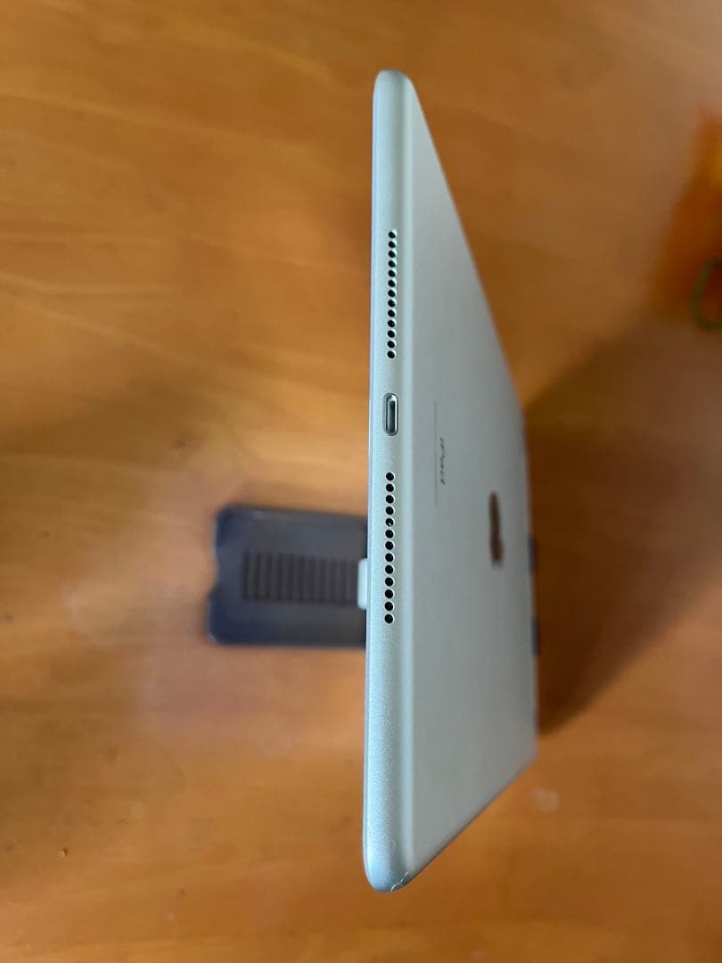 シーチキン美品」iPad 第8世代 32G Wi-Fi +Cellular