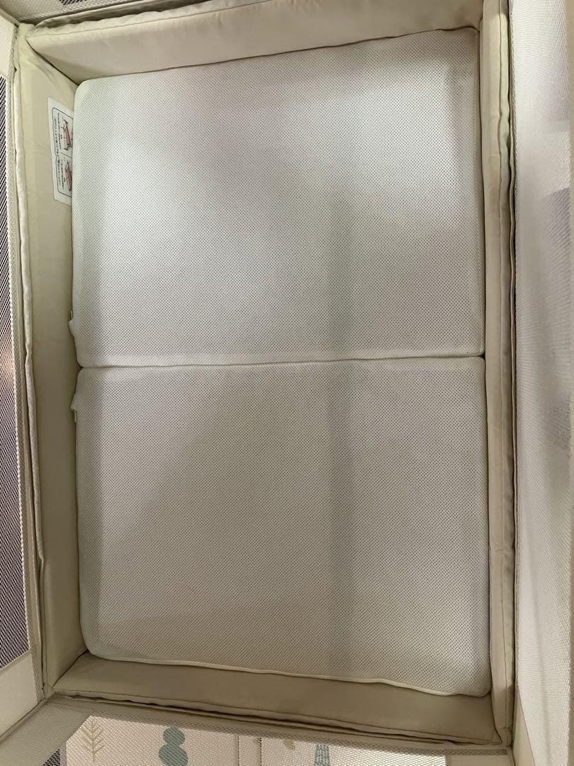 【メルカリ市値下】Apricaベビーベッドココネルエアープラスホワイトベージュ