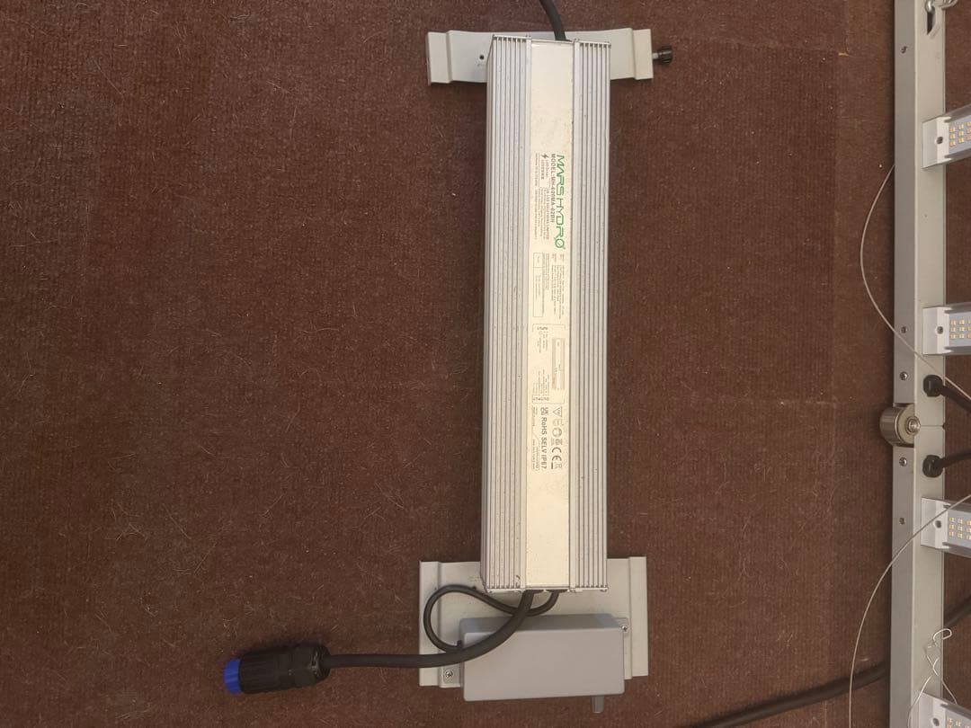 旧型MARS HYDRO FC-6500植物育成グロウライト