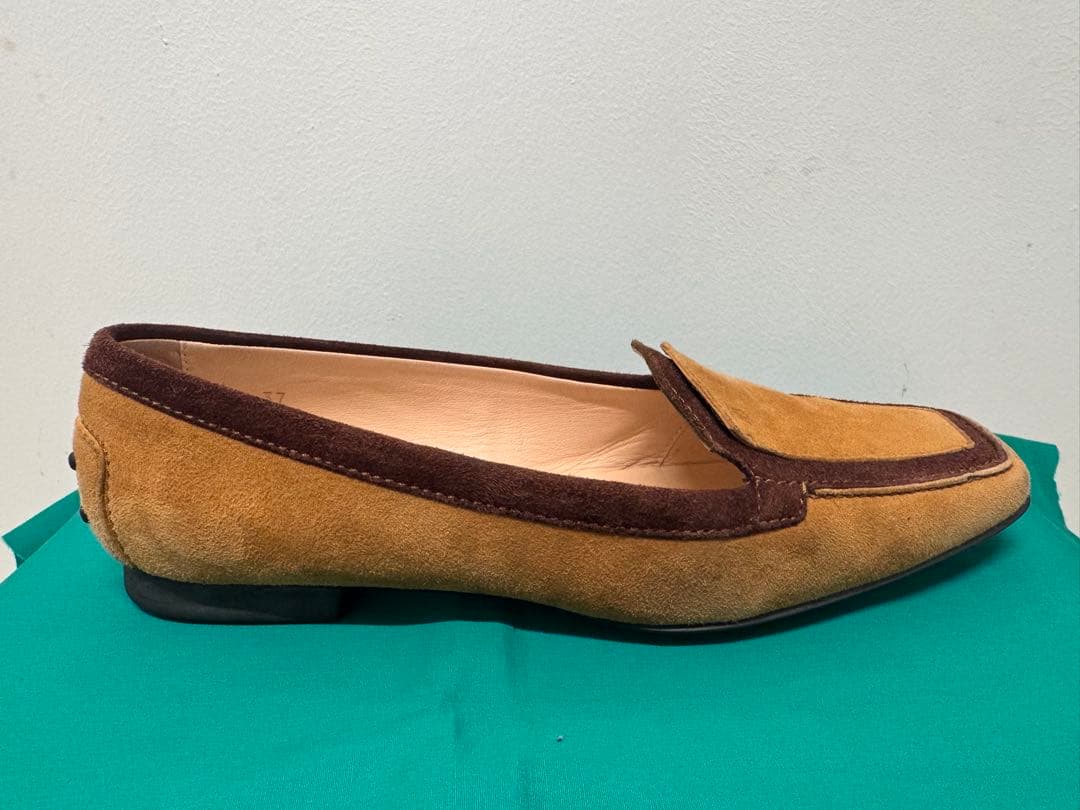 TOD’Sトッズスエードローファー37 ブラウン×キャメルイタリア製 箱・袋なし