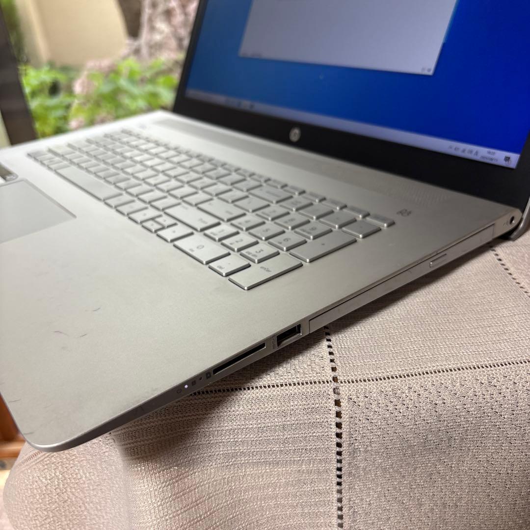 ジャンクHP Pavilion 17インチノート 8GB / 128GB SSD