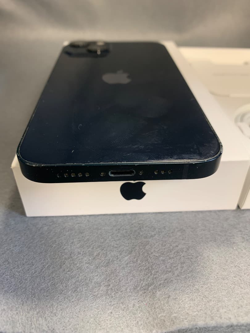 中古品　国内版　SIMフリー　iPhone13 128GB ブルー色