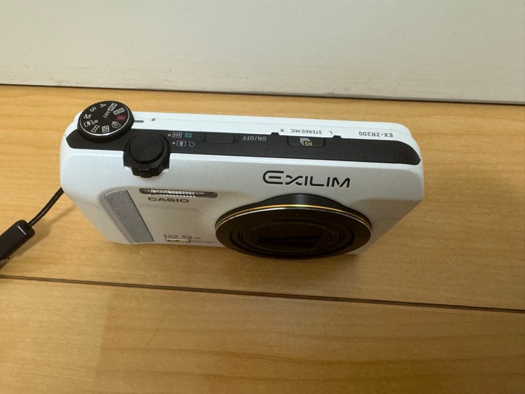 CASIO デジタルカメラ EX-ZR200 ホワイト 動作品 SDカード付