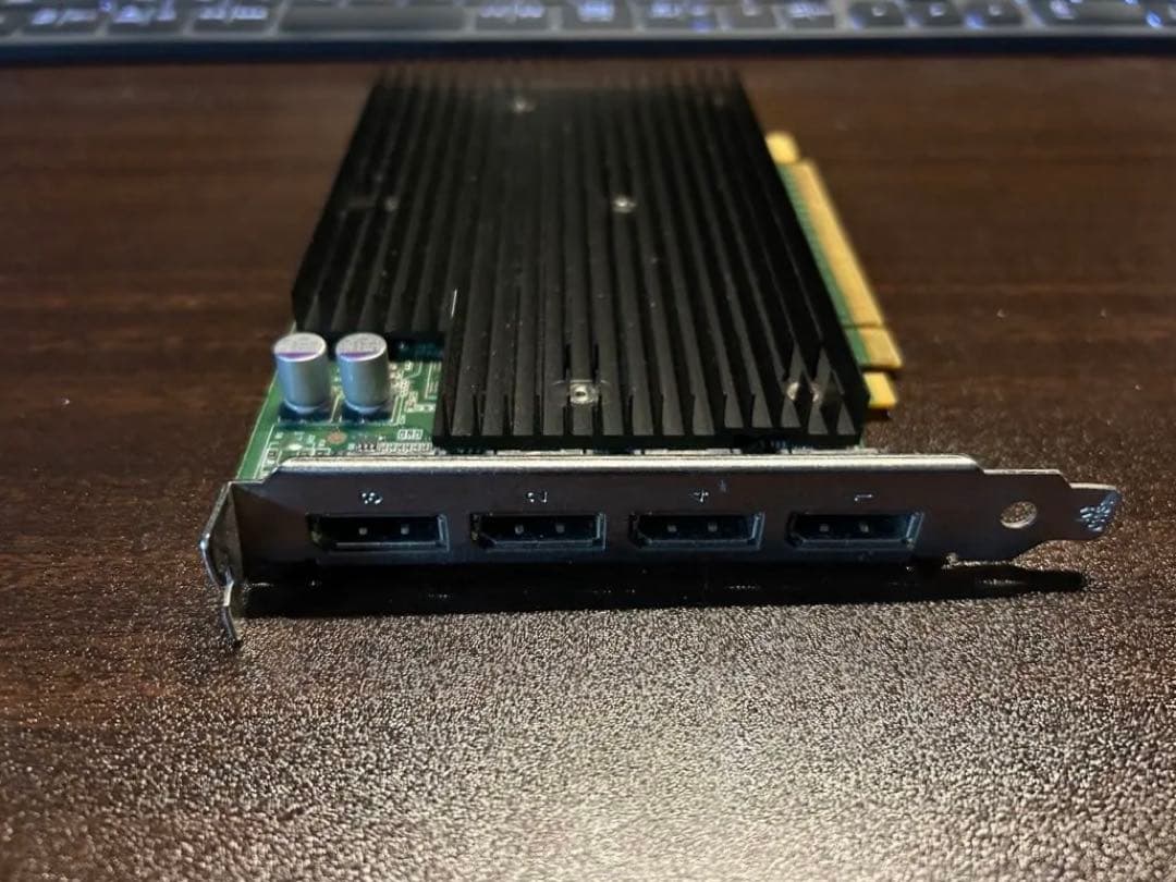 NVIDIA QUADRO NVS 450 Display Port 出力4系統