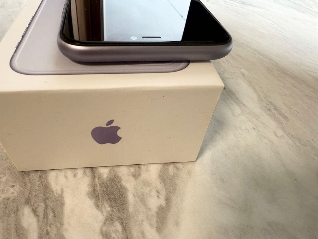 美品 iPhone 11 パープル 128GB