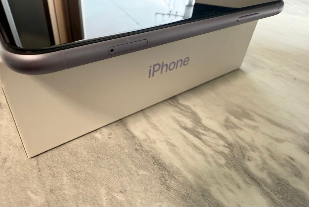 美品 iPhone 11 パープル 128GB