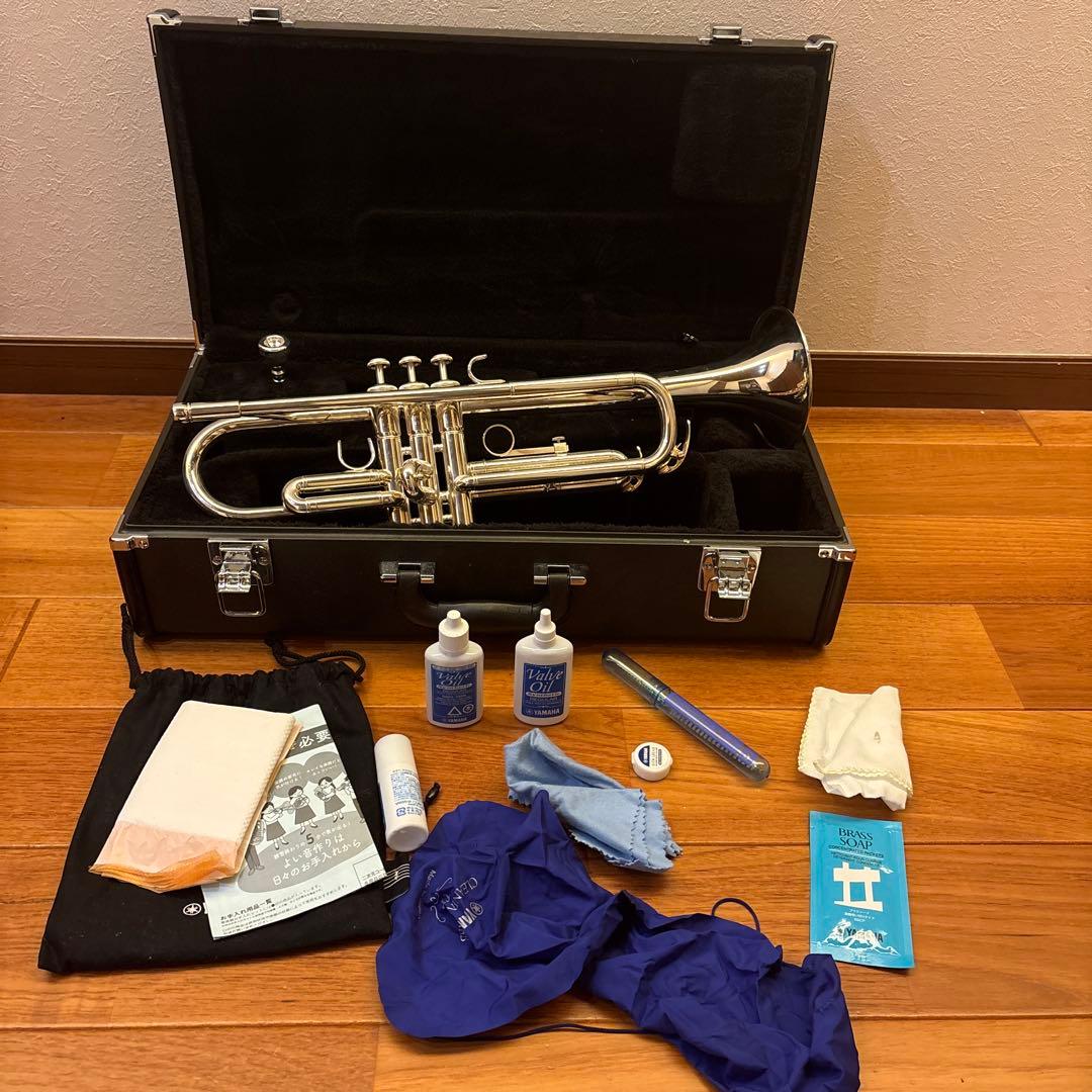 トランペットとケース、クリーニング用品付き　YAMAHA YTR-2330S