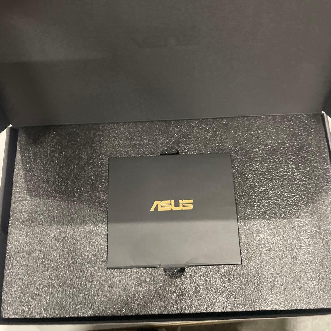 ASUS Radeon RX9060XT 16GB OC 3ファン