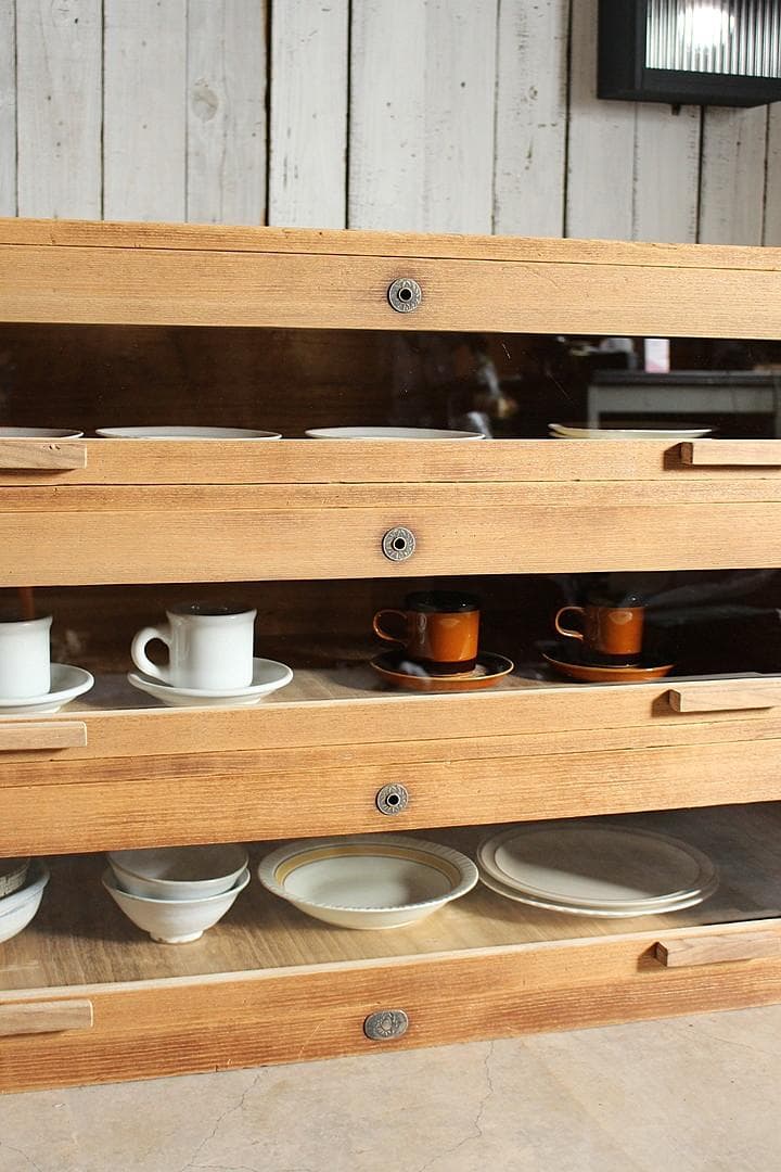 味のある前面ガラスの引き出し3段