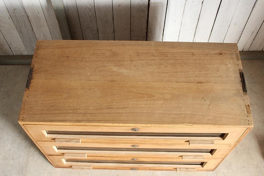 味のある前面ガラスの引き出し3段