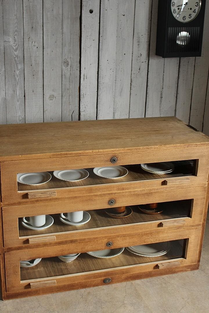 味のある前面ガラスの引き出し3段