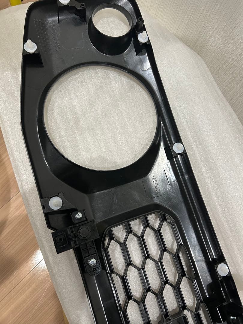 JB64ジムニー　純正オプショングリル