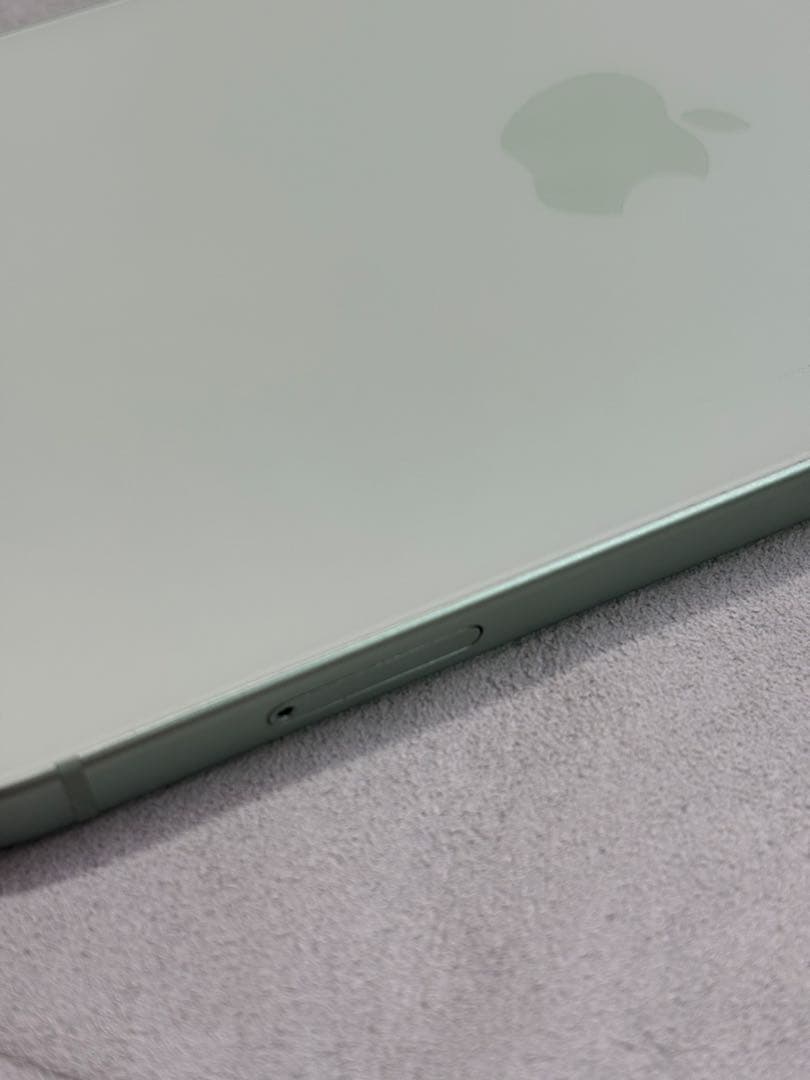 美品 Apple iPhone 15 カナダ版 512GB グリーン本体のみ