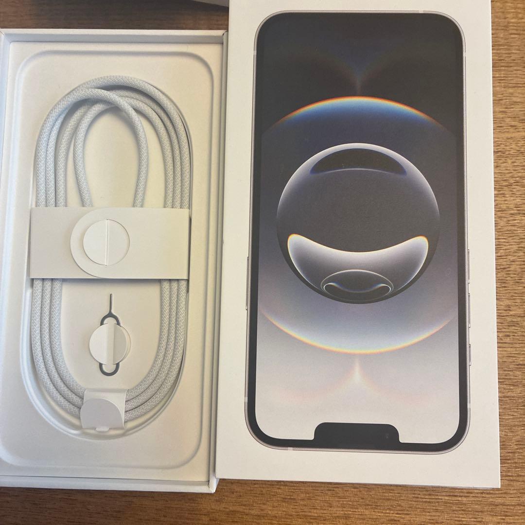 iPhone空箱とイヤホンとケーブル