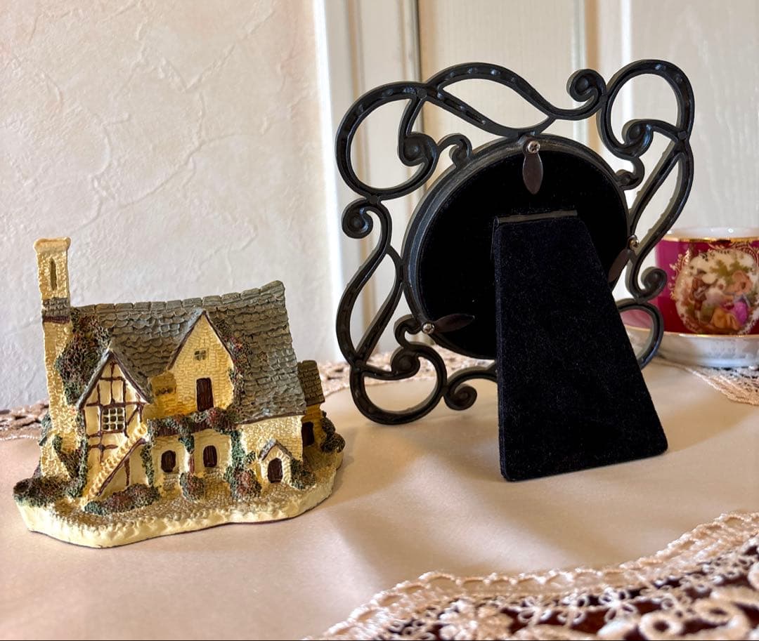 イタリア製 TAROCCO VACCARI猫足チェスト(家の置物と額絵はオマケ)