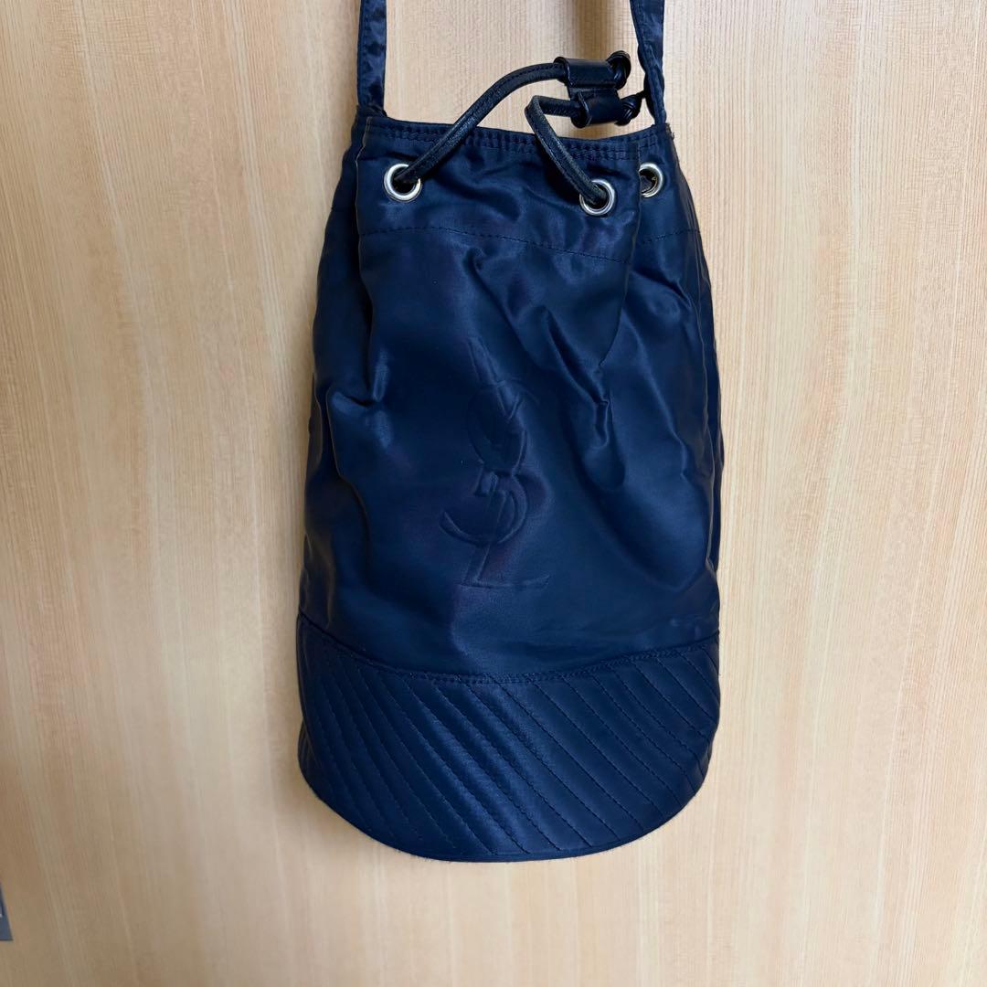 Yves Saint Laurent ショルダーバック 巾着型
