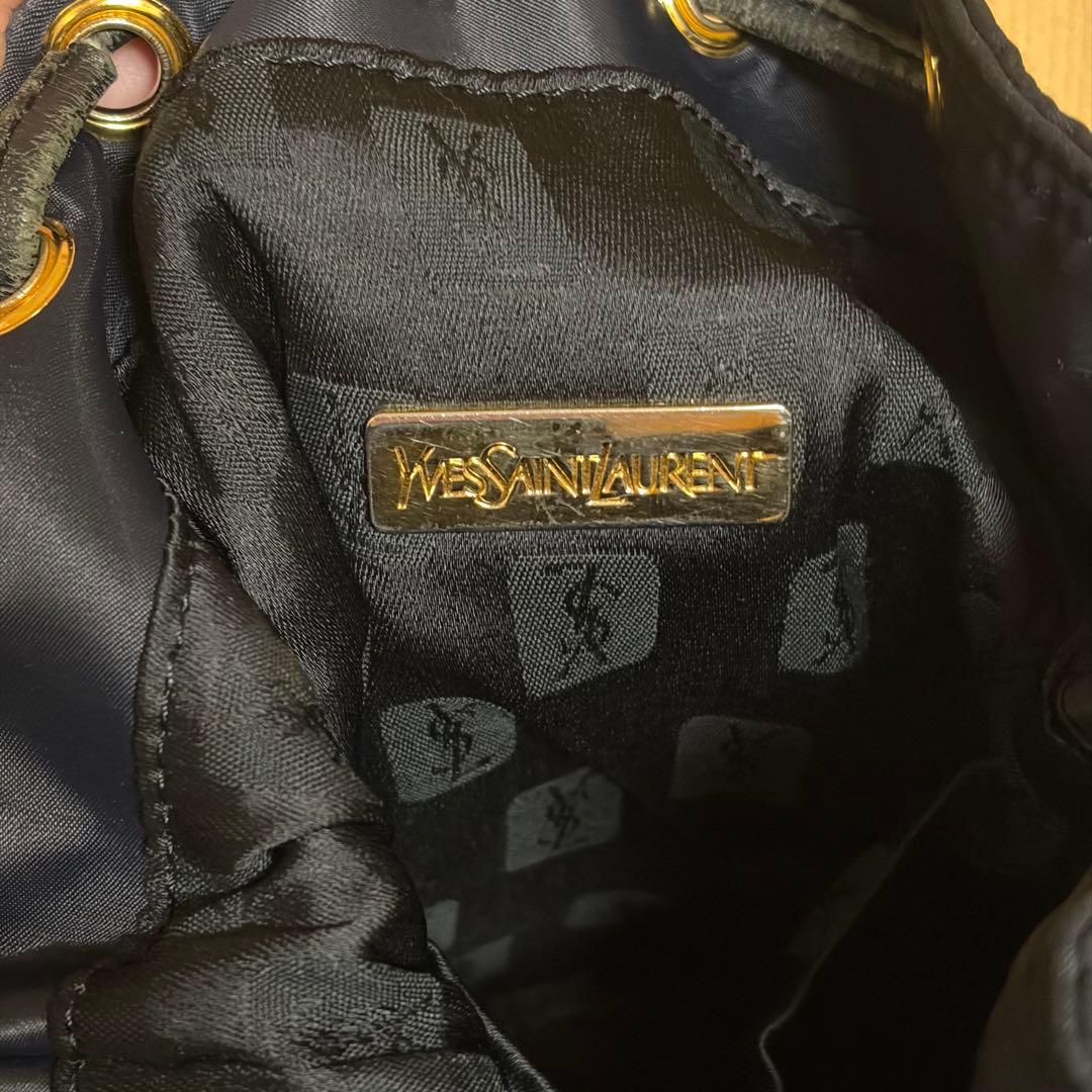 Yves Saint Laurent ショルダーバック 巾着型