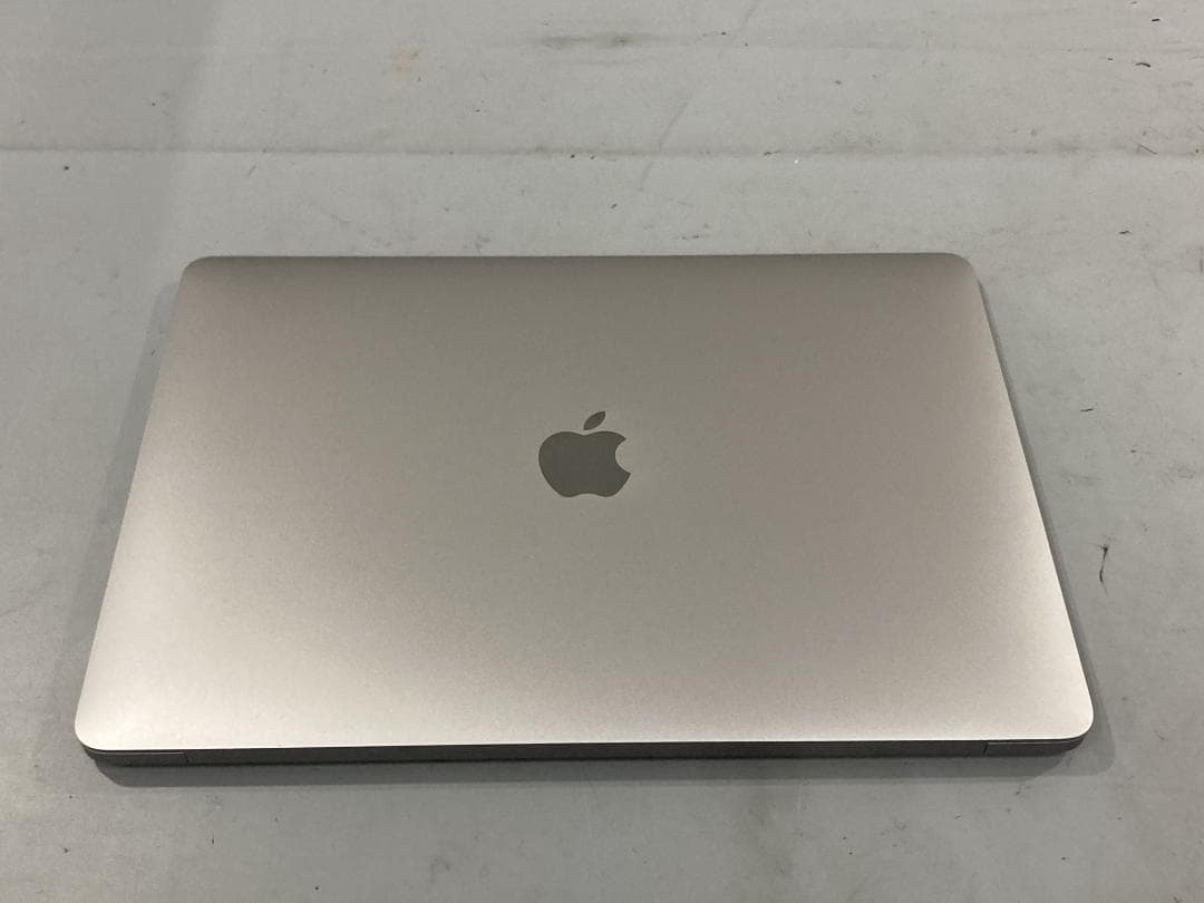 【美品】MacBook Air 2020 13インチ 本体のみ A2179