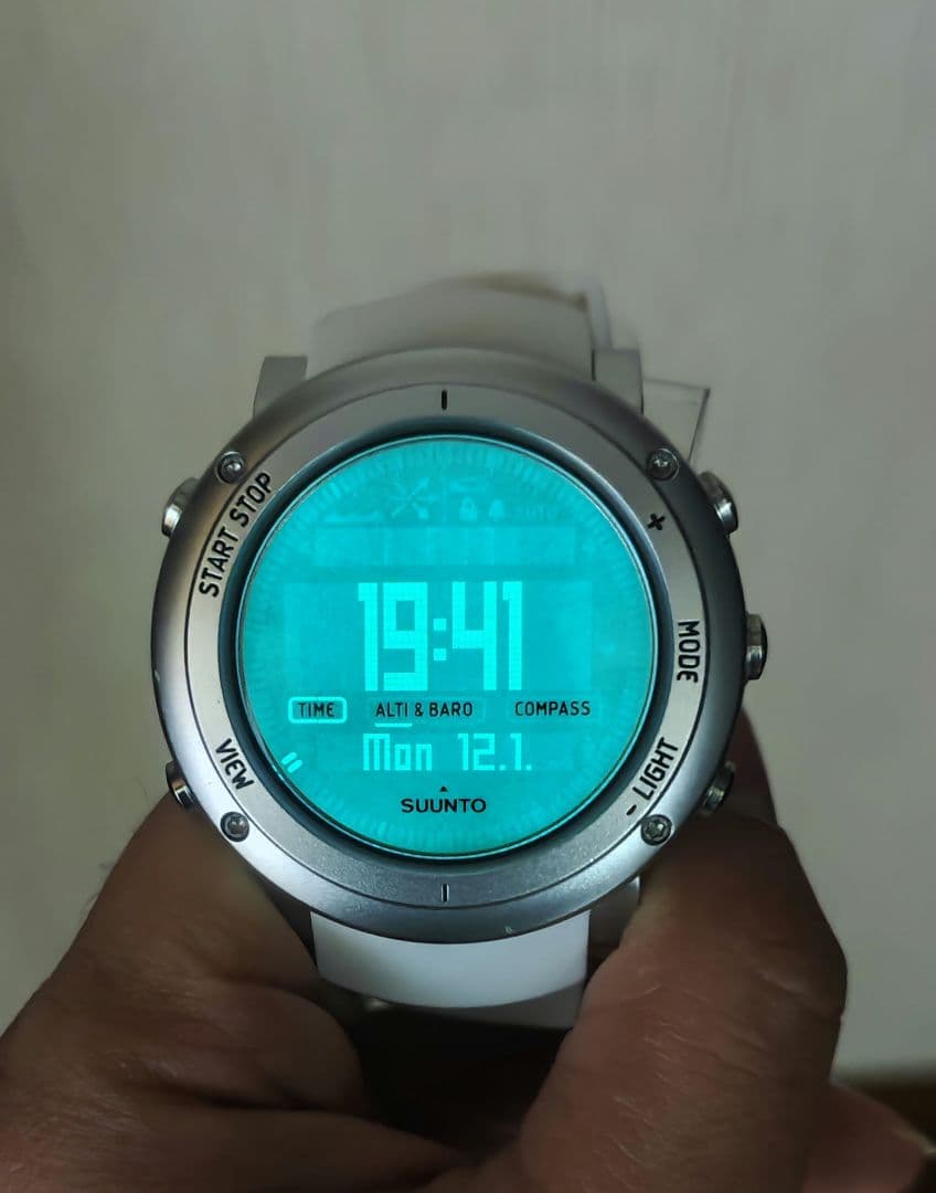SUUNTO CORE Alu Pure White 稼働品