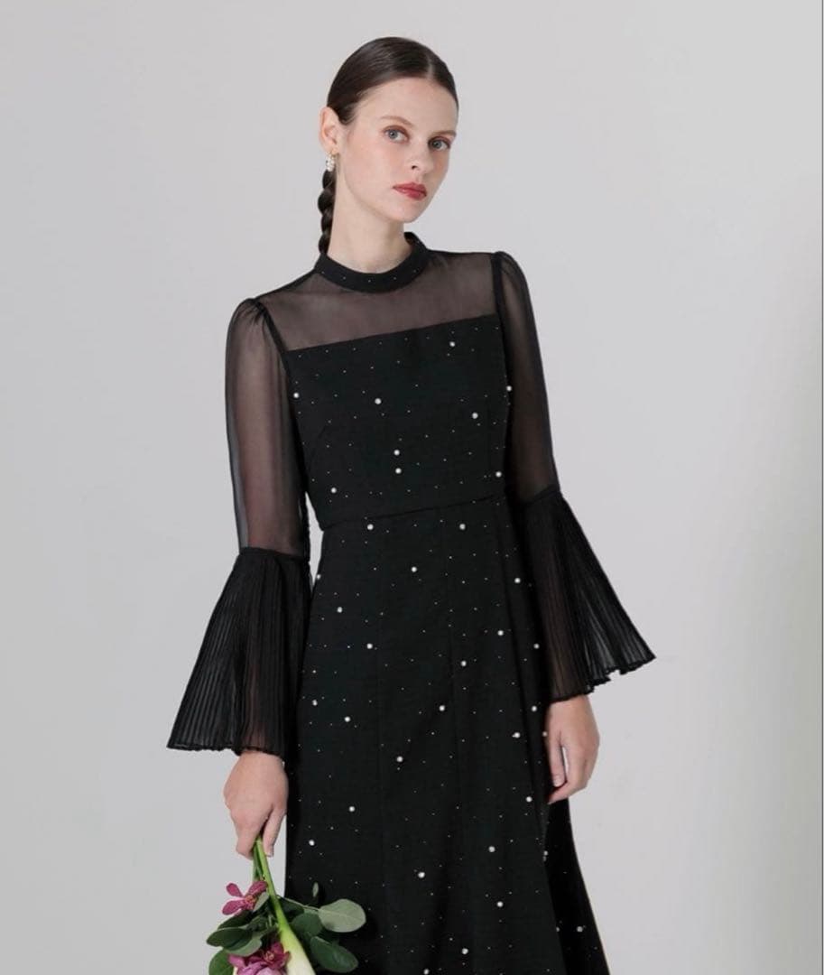 め*こ様 Leja パールビジュープリーツフレアスリーブマーメイドワンピース