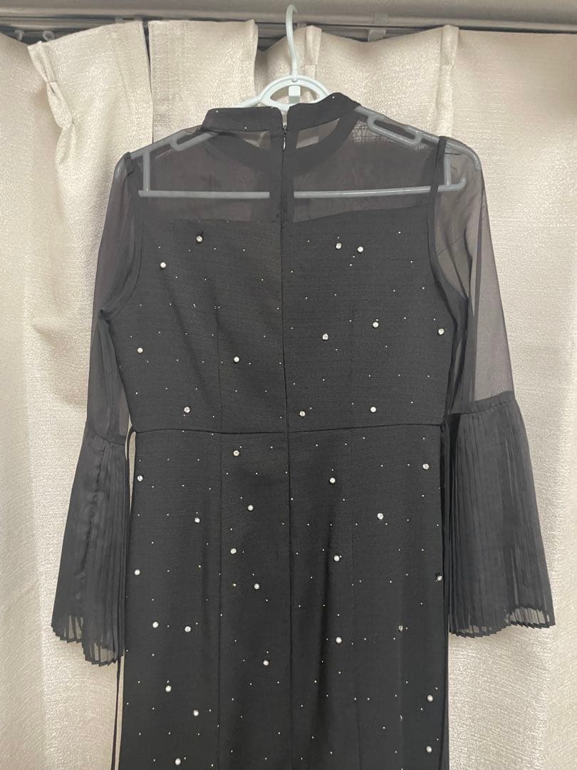 め*こ様 Leja パールビジュープリーツフレアスリーブマーメイドワンピース