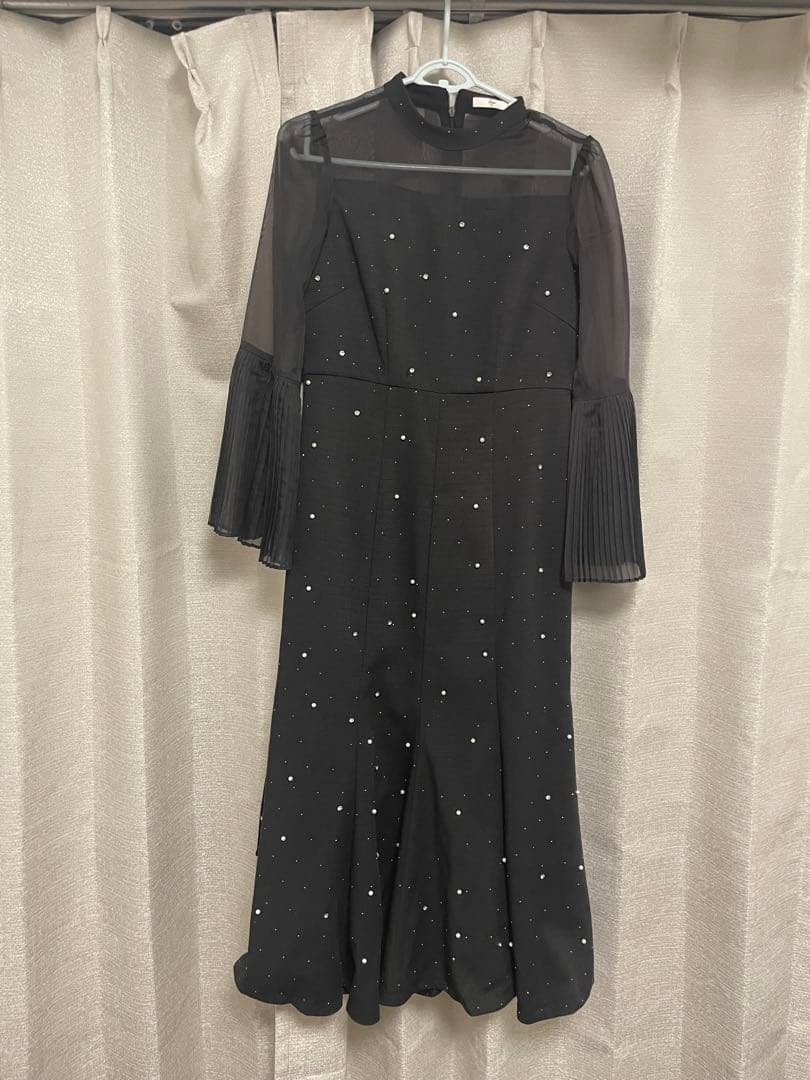 め*こ様 Leja パールビジュープリーツフレアスリーブマーメイドワンピース