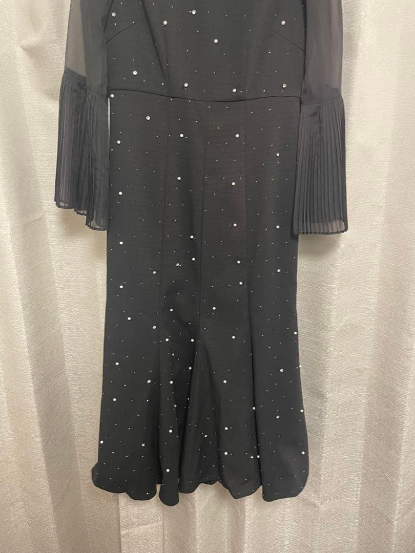 め*こ様 Leja パールビジュープリーツフレアスリーブマーメイドワンピース