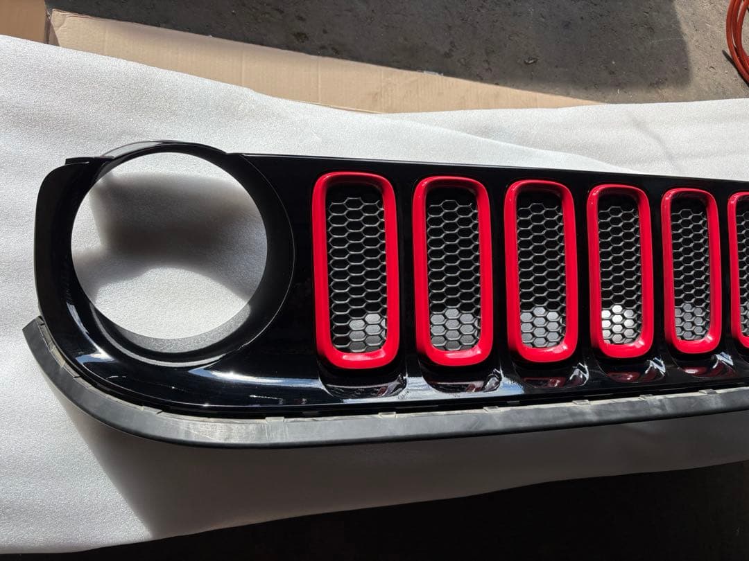 深*彦様 ジープ　レゲネード　フロントグリル　JEEP カスタム