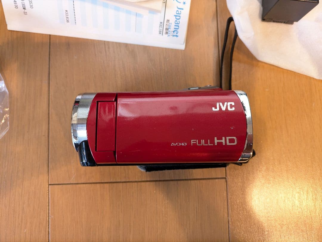 エブリオ　GZ-E750　赤　デジタルビデオカメラ