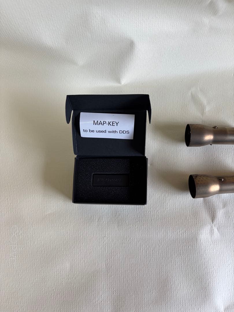 Termignoni デュアルエキゾーストマフラー