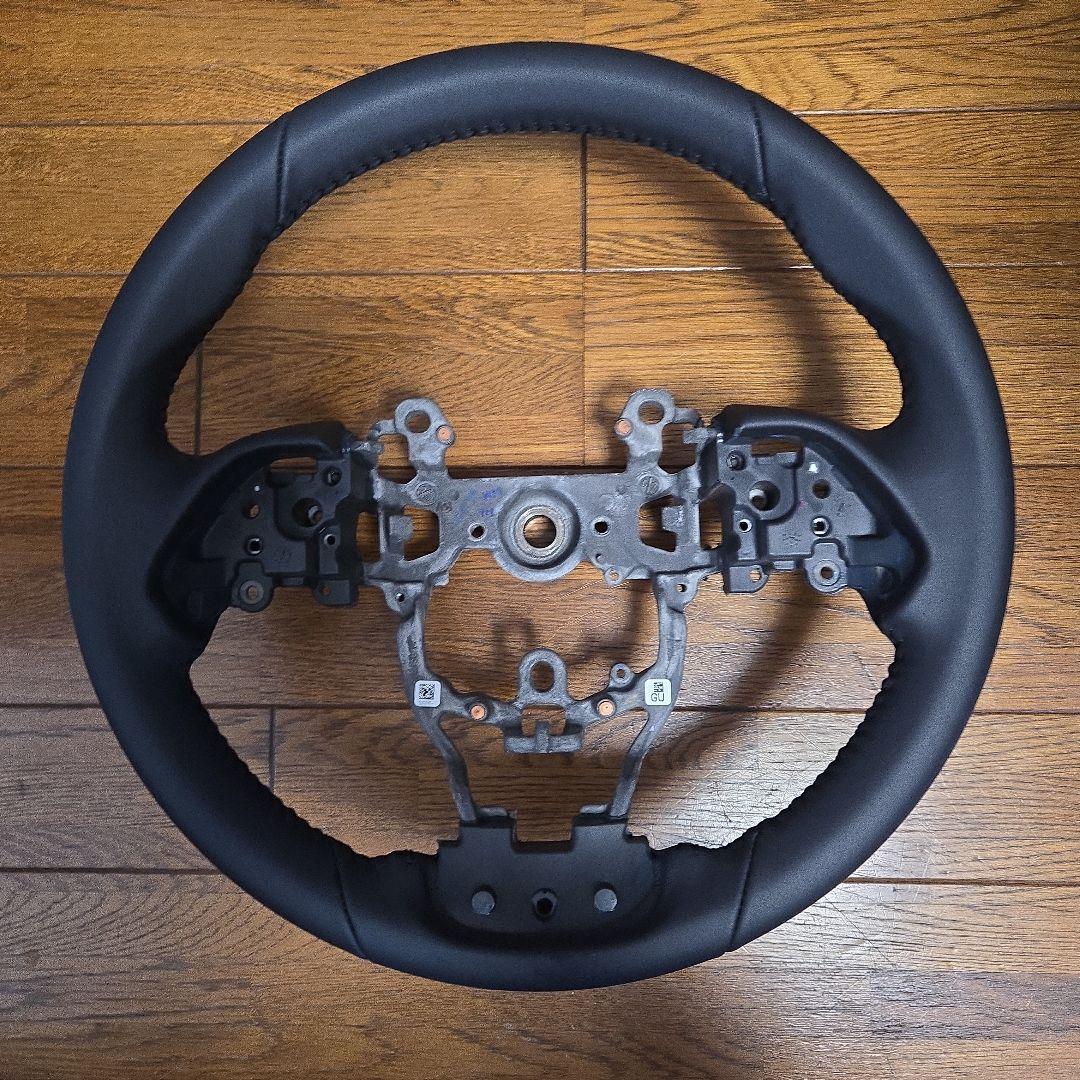 50プリウスAプレミアム　本革巻きハンドル