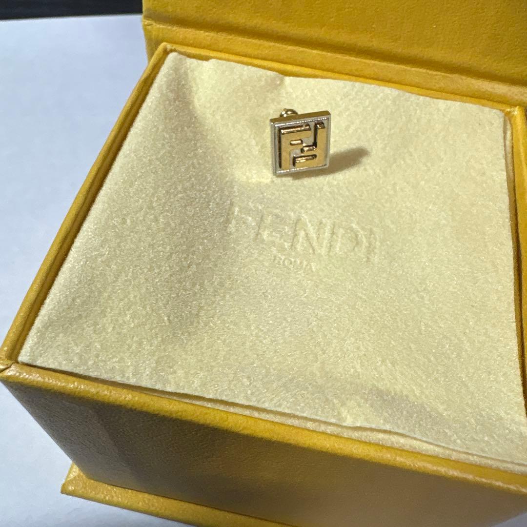 FENDI 片耳 ピアス FFロゴ 9mm 専用 イエロー箱付き 正規品
