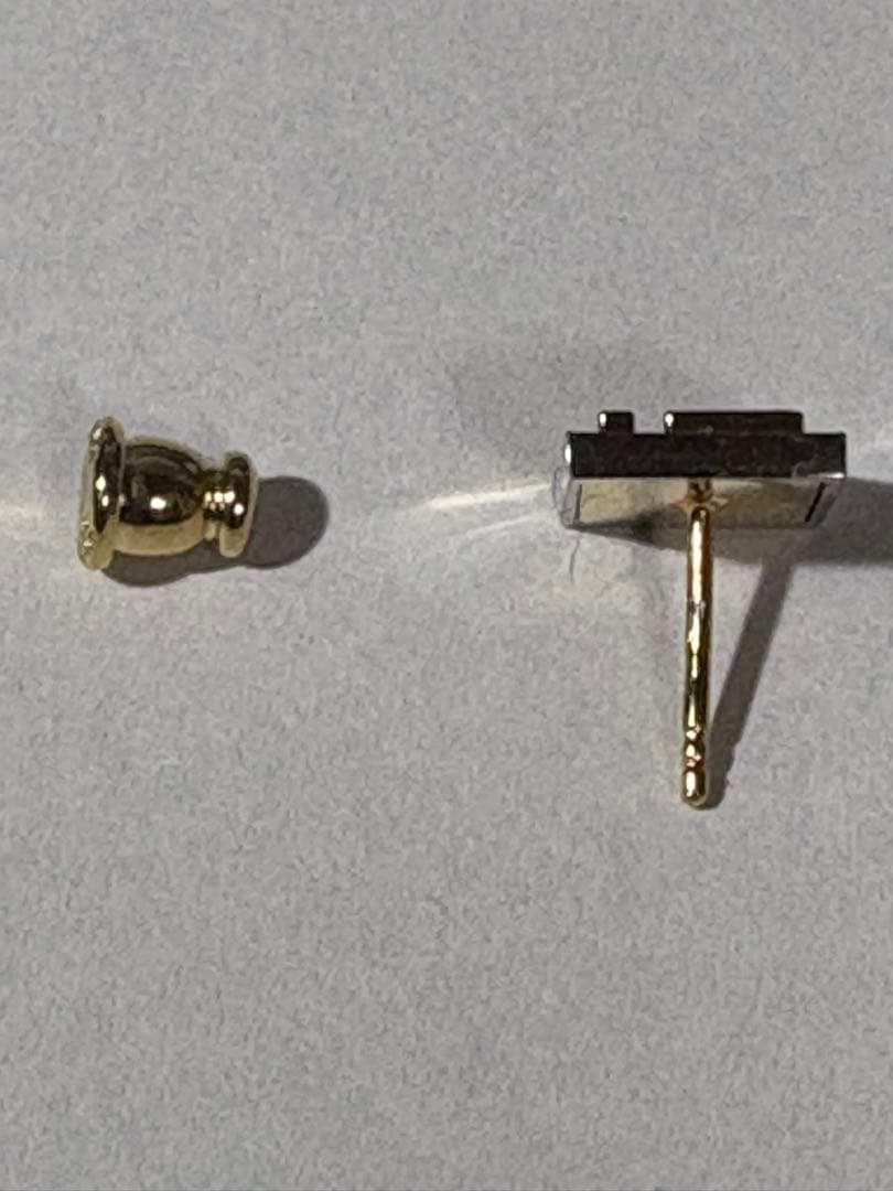 FENDI 片耳 ピアス FFロゴ 9mm 専用 イエロー箱付き 正規品