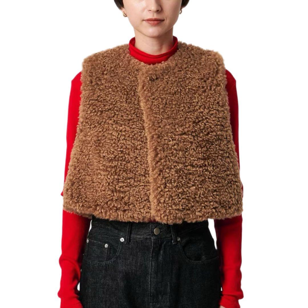 今期新作色　＜HYKE＞クロップド ベスト完売品　マッドブラウン