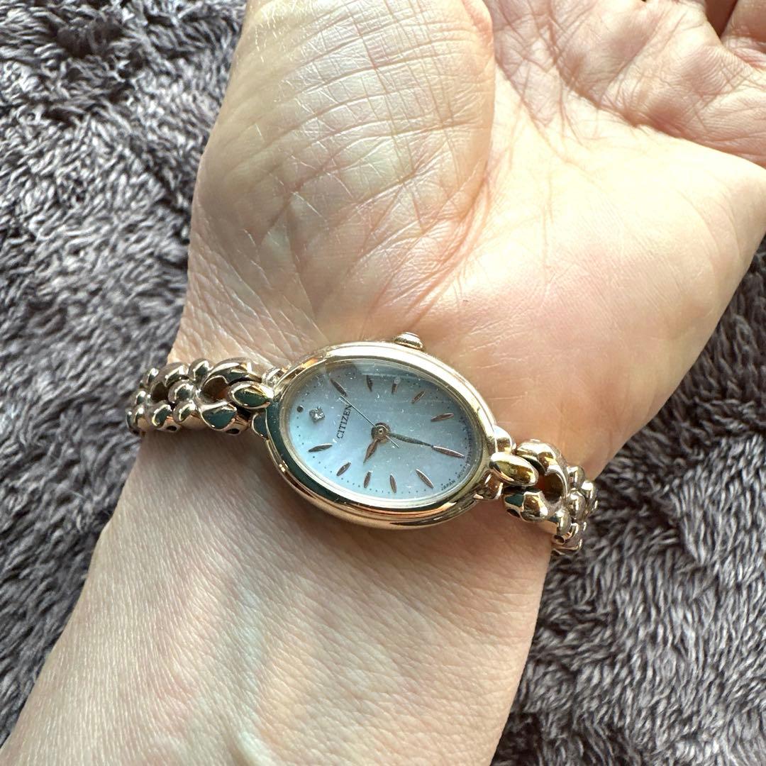 ブレスレットウォッチ シチズンエコドライブ 白蝶貝ゴールド【美品】